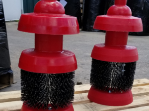 Cục solid cast Pig UFCP-W  có bàn chải thép