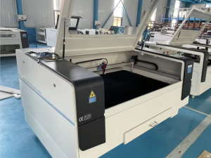 Máy cắt giấy , bìa để làm hộp , thùng carton - 1
