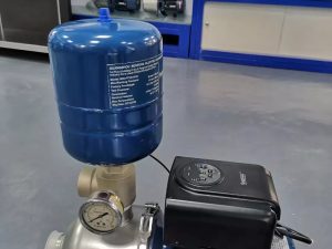 Máy bơm có gắn Inverter và bình giữ áp lực nước - 8
